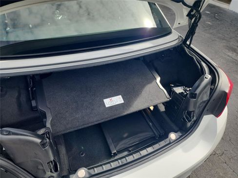 Used 2018 BMW M4 Convertible image 21