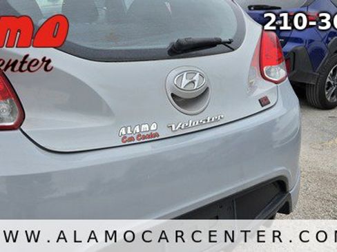 Used 2013 Hyundai Veloster RE:MIX Edition FWD image 11