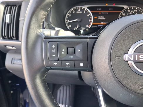 Certified 2025 Nissan Pathfinder SL FWD image 19