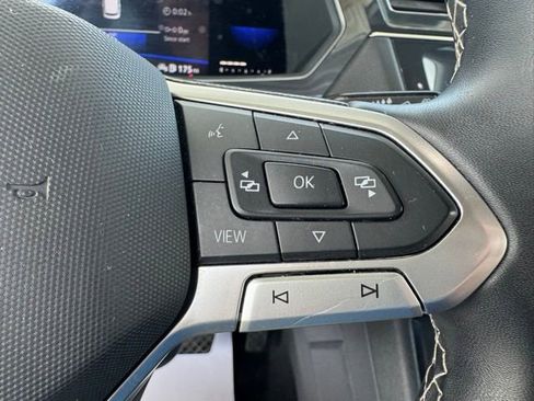 Used 2022 Volkswagen Tiguan SE image 16