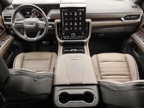 Used 2025 GMC Yukon Denali Ultimate image 10