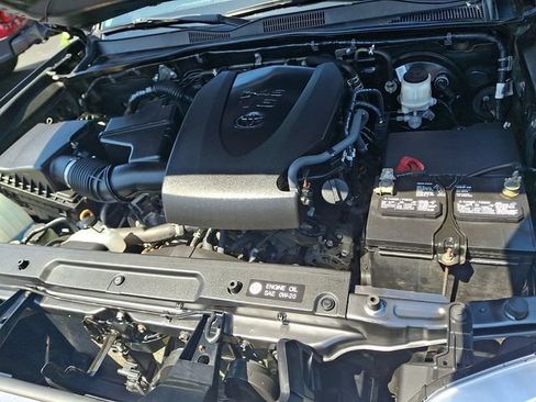 Used 2019 Toyota Tacoma SR5 AWD/4WD image 26
