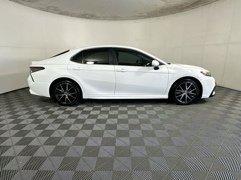 Used 2024 Toyota Camry SE w/ Convenience Package FWD image 2