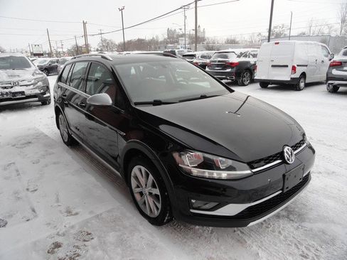 Used 2019 Volkswagen Golf Alltrack SE image 8