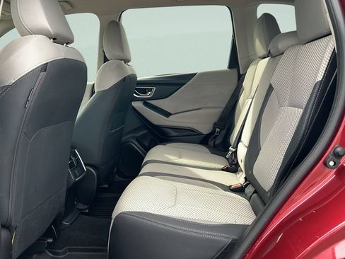 Used 2024 Subaru Forester Premium AWD/4WD image 10