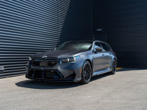 Used 2026 BMW M5 Touring AWD/4WD image 1