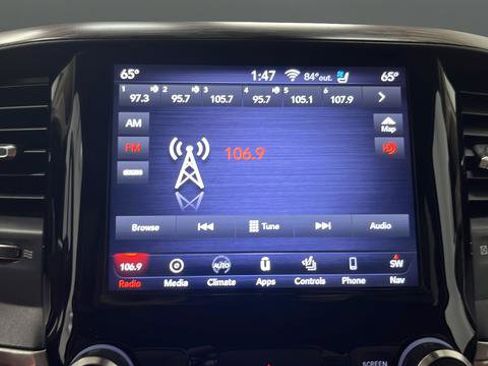 Used 2019 RAM 1500 Laramie AWD/4WD image 30
