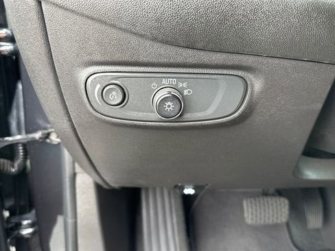 Used 2022 Chevrolet Equinox LT FWD image 27
