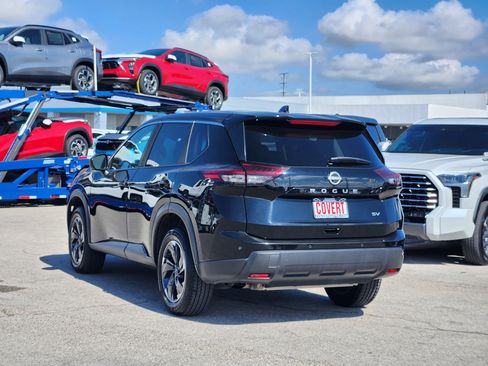 Used 2024 Nissan Rogue SV FWD image 5