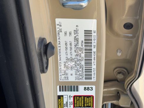 Used 2017 Toyota Tacoma TRD Sport w/ Tow Package image 29