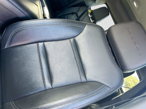 Used 2022 GMC Sierra 3500 Denali image 20