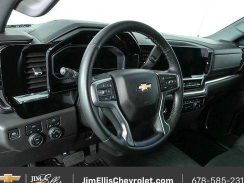 Used 2024 Chevrolet Silverado 1500 LT AWD/4WD image 4