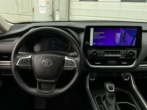 Used 2025 Toyota Grand Highlander FWD image 15