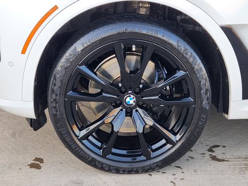 Used 2023 BMW X7 M60i w/ Executive Package image 9