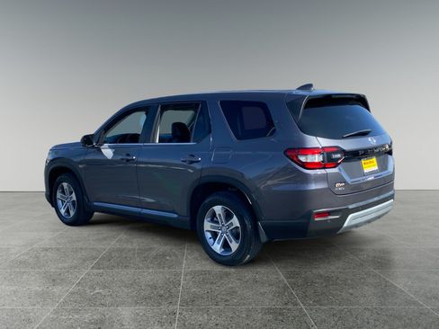 Used 2025 Honda Pilot EX-L image 3