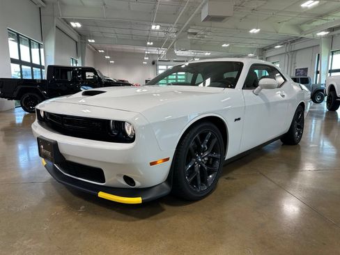 Used 2023 Dodge Challenger R/T w/ Blacktop Package RWD image 3