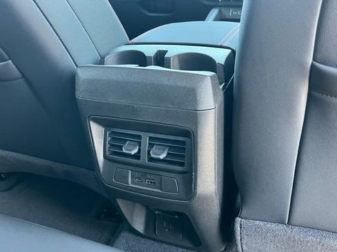 New 2025 Chevrolet Colorado Z71 w/ Technology Package AWD/4WD image 23