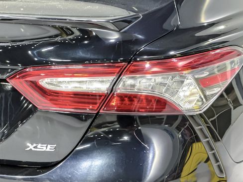 Used 2018 Toyota Camry XSE FWD image 27