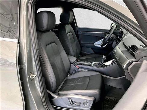 Used 2024 Audi Q3 2.0T Premium w/ Convenience Package AWD/4WD image 9