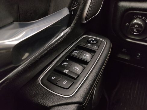 Used 2021 RAM 1500 Laramie image 27