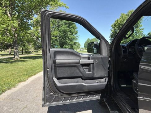 Used 2017 Ford F150 XLT w/ Equipment Group 302A Luxury AWD/4WD image 22