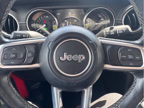 Used 2022 Jeep Wrangler Unlimited Sahara w/ Cold Weather Group AWD/4WD image 14
