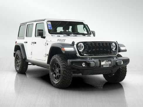 Used 2025 Jeep Wrangler Willys AWD/4WD image 7