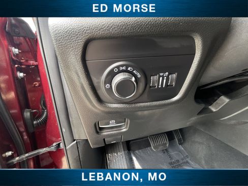 Used 2025 Jeep Grand Cherokee Altitude AWD/4WD image 17