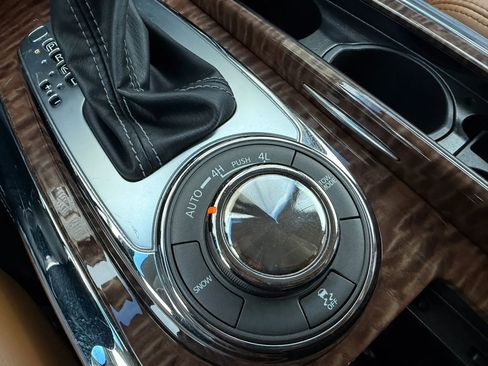 Used 2017 Nissan Armada Platinum image 16