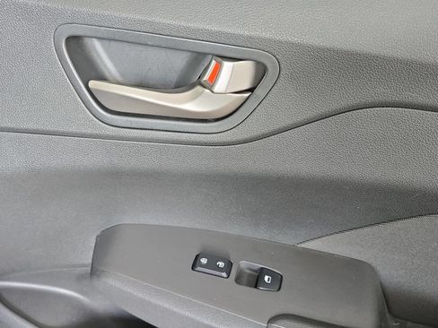Used 2019 Hyundai Accent SE FWD image 32