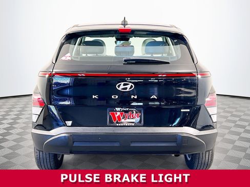 Used 2024 Hyundai Kona SE image 27