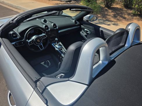 Used 2018 Porsche 718 Boxster S RWD image 9