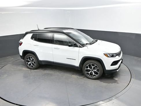 Used 2025 Jeep Compass Limited AWD/4WD image 37