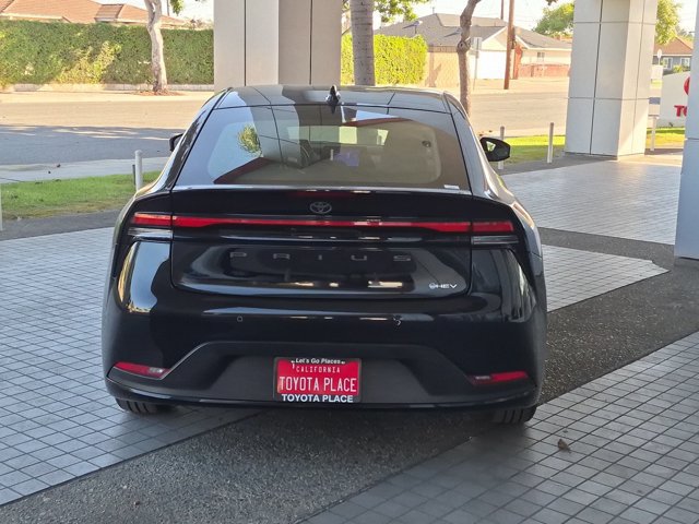 Used 2025 Toyota Prius LE FWD image 9