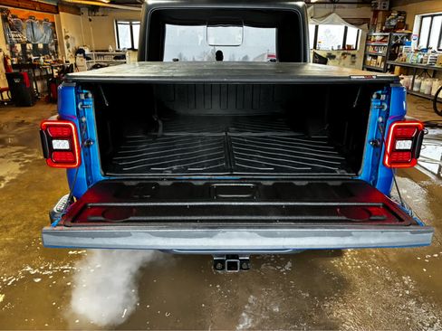 Used 2024 Jeep Gladiator Mojave w/ Technology Group image 10