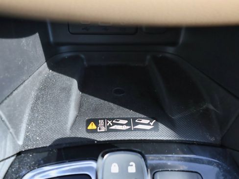 Certified 2022 Chevrolet Equinox Premier w/ LPO, Floor Liner Package image 21