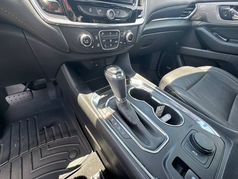 Used 2018 Chevrolet Traverse LT FWD image 31