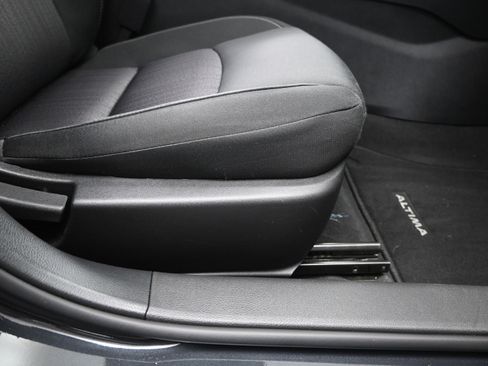 Used 2022 Nissan Altima 2.5 SV image 16