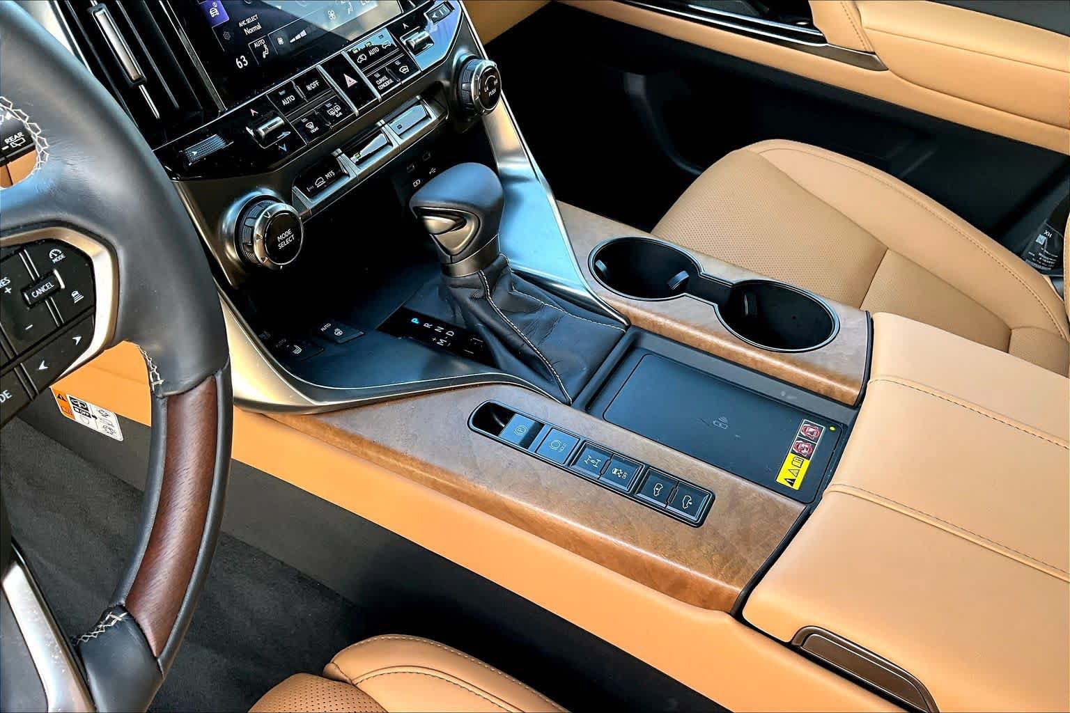 Used 2025 Lexus LX 600 4WD w/ Accessory Package (2T) image 17