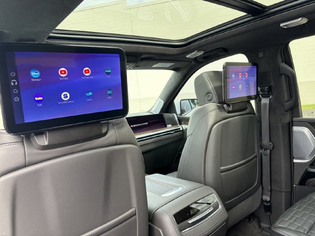 Used 2026 Cadillac Escalade Platinum Sport AWD/4WD image 13