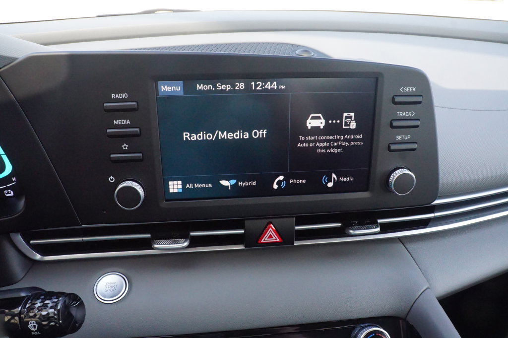 New 2026 Hyundai Elantra Hybrid FWD image 10