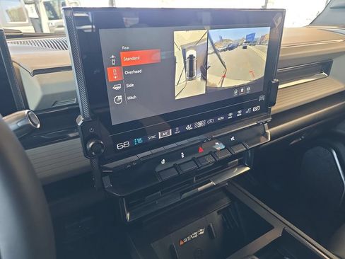 Used 2026 GMC Hummer EV SUV AWD/4WD image 15