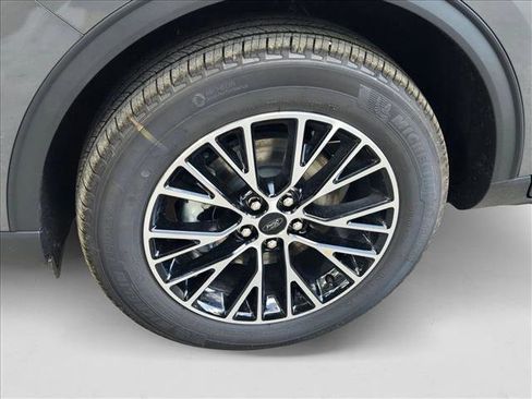 New 2025 Ford Escape SE image 9