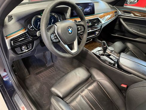Used 2019 BMW 540i xDrive AWD/4WD image 28