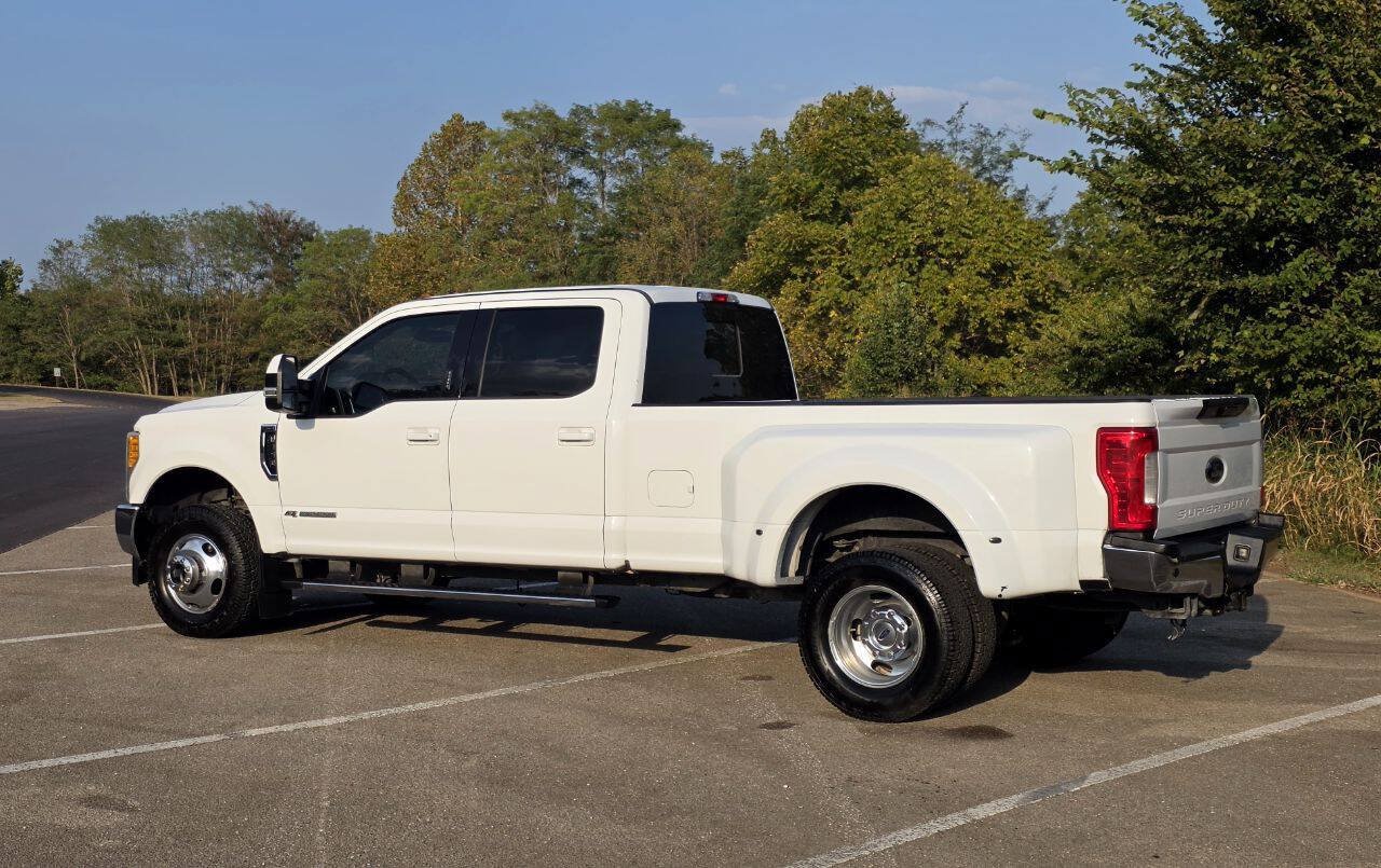 Used 2017 Ford F350 Lariat AWD/4WD image 9