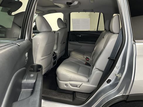 Used 2020 Honda Pilot Touring image 32