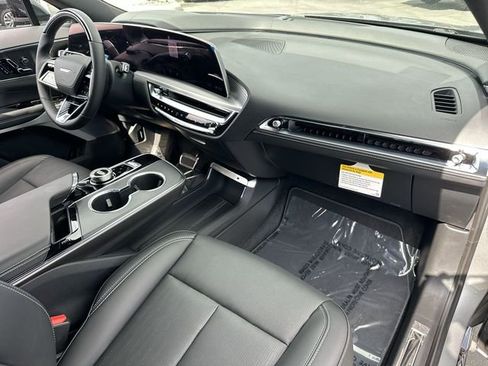 New 2026 Cadillac Lyriq V image 30