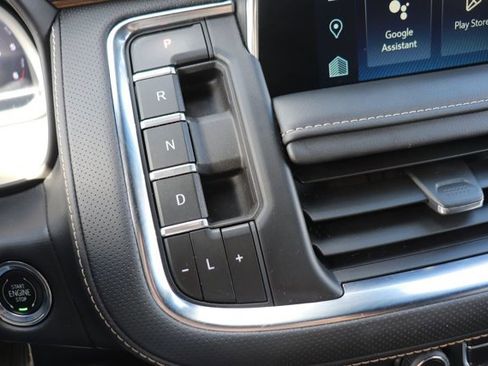 Used 2023 Chevrolet Suburban Premier image 20