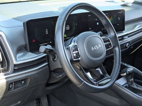 Used 2024 Kia Sorento S FWD image 14