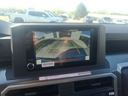 Certified 2025 Toyota Tacoma SR5 AWD/4WD image 9